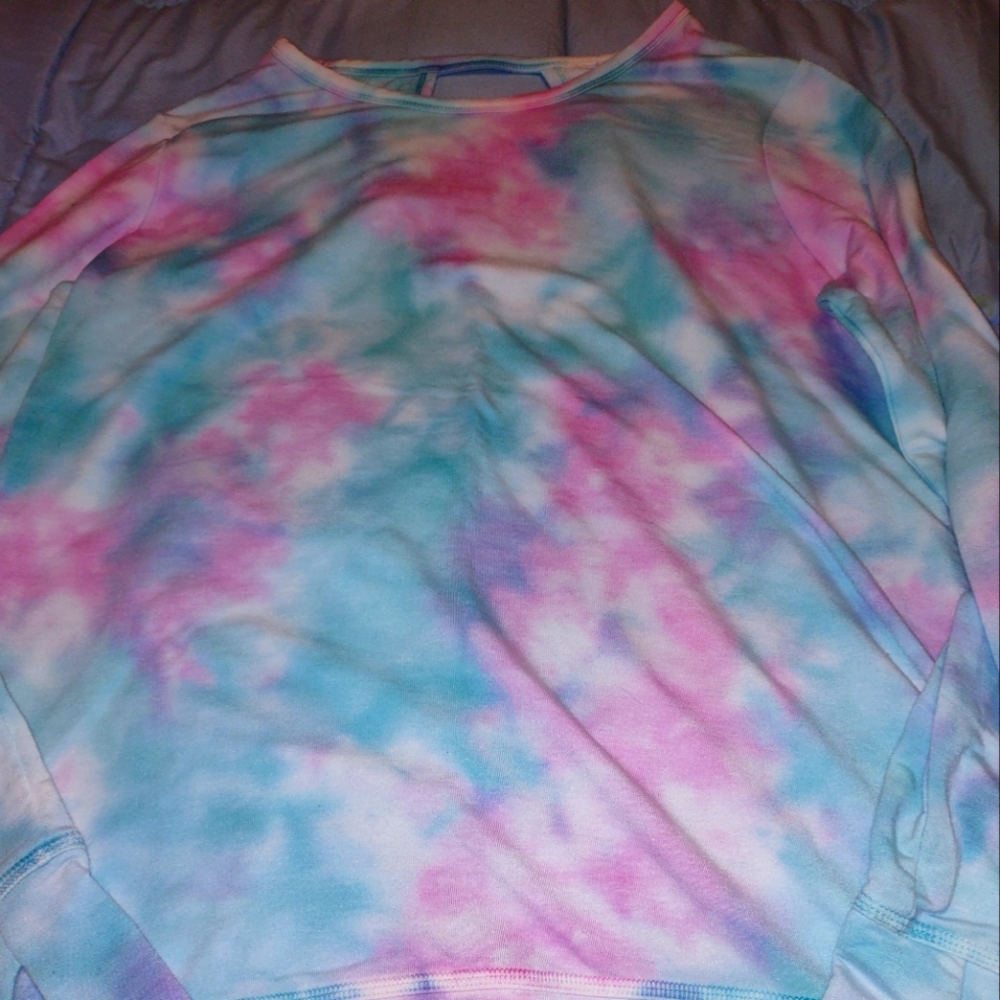 WOMEN'S SZ LG TYE DYE SWEATSHIRT.